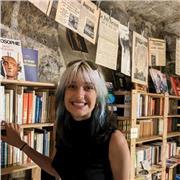 Ich selber habe ein halbes Jahr in Frankreich gelebt und mache gerade mein Abitur in Französisch. Gerne helfe ich anderen beim Lernen!